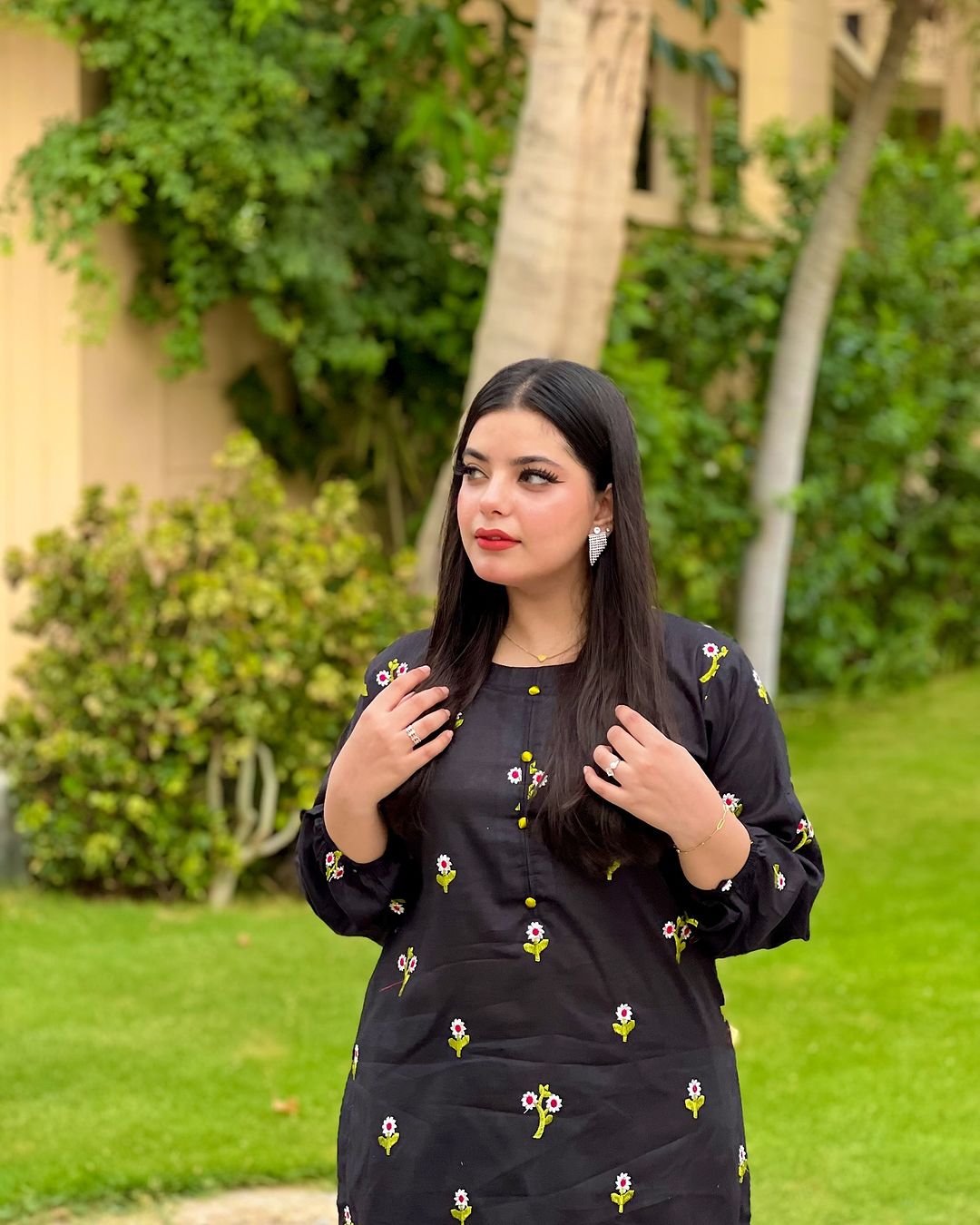 EMBROIDERY GULAB BLACK 2PC